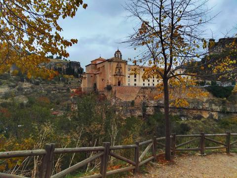 Convento de San Pablo (Cuenca) en otoño