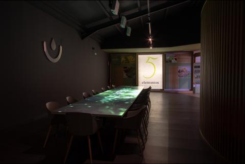 Estación 5 - Siente el AOVE mesa interactiva